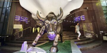 Stock Market Highlights: बाजार में लगातार दूसरे दिन तेजी, सेंसेक्स 568 और निफ्टी 172 अंक चढ़ा