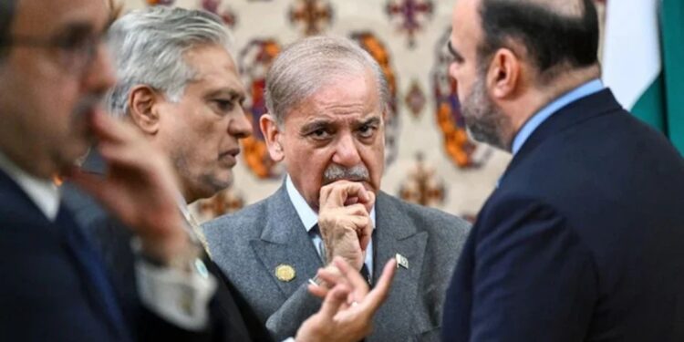 पाकिस्तान की अर्थव्यवस्था संकट में, तेल की बढ़ती कीमतें और मध्यपूर्व युद्ध का गंभीर असर