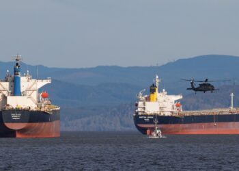 तेल संकट के बीच अमेरिका का यू-टर्न! ट्रंप सरकार ने समंदर में फंसे रूसी तेल को खरीदने की दी हरी झंडी