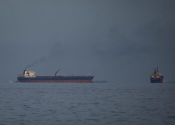 Good News! भारत पहुंचने वाली है एलपीजी की बड़ी खेप, दो टैंकरों ने होर्मुज स्ट्रेट को क्रॉस किया