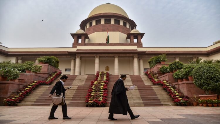 ‘पति को घर के कामकाज में समान रूप से बंटाना होगा हाथ’, सुप्रीम कोर्ट की अहम टिप्पणी, जानिए पूरा मामला