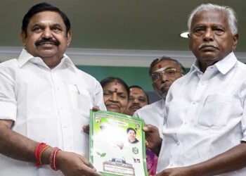 हर परिवार को 10000, मुफ्त फ्रीज, 3 सिलेंडर; AIADMK का मेनिफेस्टो पढ़कर रह जाएंगे हैरान