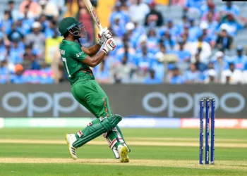 Tanzid के शतक के बाद गेंदबाजों का कहर, 291 के जवाब में Pakistan की Top Order ढेर।