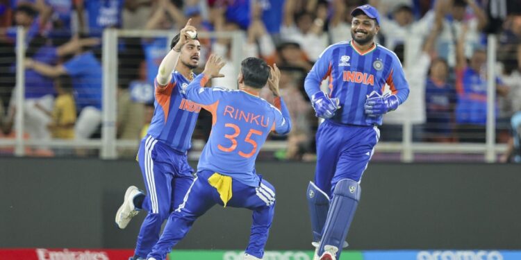 टीम इंडिया के विश्व चैंपियन बनने पर गदगद हुए पीएम मोदी, अमित शाह ने भी दिल खोलकर की तारीफ