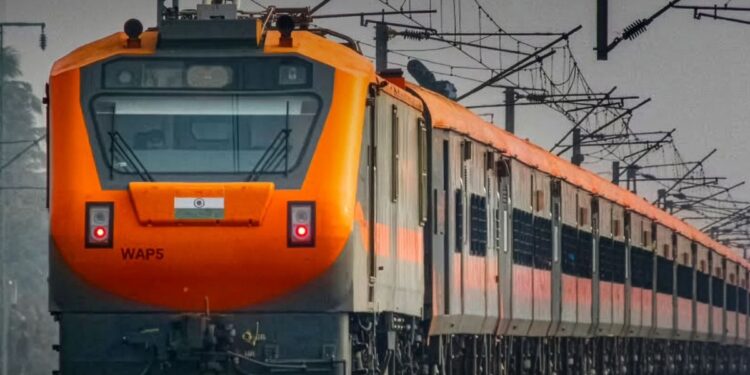 3.04 करोड़ से ज्यादा फर्जी IRCTC खाते बंद, ऑनलाइन बुक हो रहे हैं 88% से ज्यादा टिकट