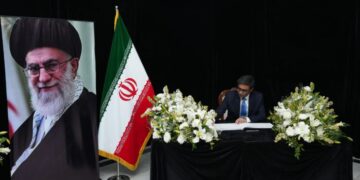 भारत ने ईरान के सुप्रीम लीडर खामेनेई की मौत पर जताई संवेदना, विदेश सचिव ने शोक पुस्तिका पर किया साइन