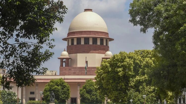 भारत में भी मिलेगी पैटरनिटी लीव? सुप्रीम कोर्ट ने कहा-‘पिता की भूमिका को न करें नजरअंदाज’