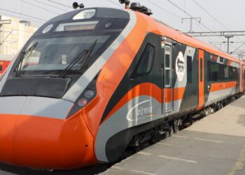 वंदे भारत स्लीपर का किराया जापान और फ्रांस की ट्रेनों से 5 गुना सस्ता, रेलवे ने पेश किया पूरा रेट कार्ड