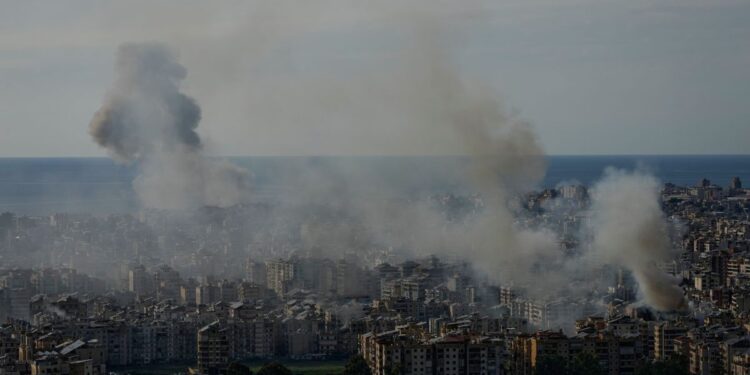 ईरान में फंसे भारतीयों की हरसंभव मदद कर रही सरकार, अजरबैजान और आर्मेनिया जाने के लिए दिलाए जा रहे हैं वीजा