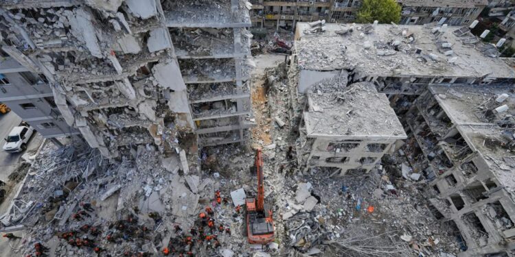 पश्चिम एशिया में हालात नहीं सुधरे तो भारत के निवेश पर पड़ सकता है बुरा असर, GDP भी हो सकती है प्रभावित