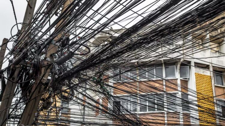 दिल्ली में अंडरग्राउंड होंगे झूलते हुए बिजली के तार, सरकार खर्च करेगी 200 करोड़ रुपये