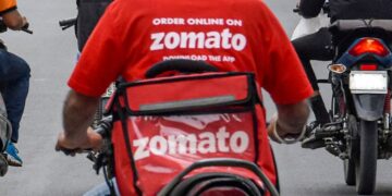 Zomato से फूड ऑर्डर करना हुआ महंगा, प्लेटफॉर्म फीस में कंपनी ने कर दिया इतना इजाफा