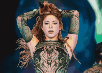 शकीरा के शो से पहले क्रू मेंबर की मौत:ब्राजील में स्टेज तैयार करते समय हुआ हादसा, सिंगर ने दुख जताया