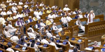 संसद में बहस के बीच आधी रात को लागू हुआ महिला आरक्षण कानून 2023, नोटिफिकेशन हुआ जारी Women’s Reservation Act 2023 effect at midnight amid debate in Parliament notification issued