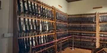 ये है हथियारों का जखीरा, जो पाकिस्तानी आतंकवादियों से बरामद हुआ; AK-47s से लेकर AK-56 राइफल तक दिखेंगे