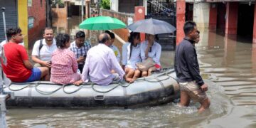 भीषण गर्मी के बीच 10 से ज्यादा राज्यों में आंधी-तूफान के साथ भारी बारिश की चेतावनी; इन जगहों पर चलेगी लू