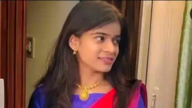 लेक्चरर के साथ नाम जोड़ रहे थे दोस्त, आहत छात्रा ने दे दी अपनी जान, सुसाइड नोट में लिखी कहानी