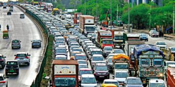 दिल्ली में एंट्री अब पड़ेगी महंगी, इन गाड़ियों का पॉल्यूशन टैक्स बढ़ा; देखें नई रेट लिस्ट