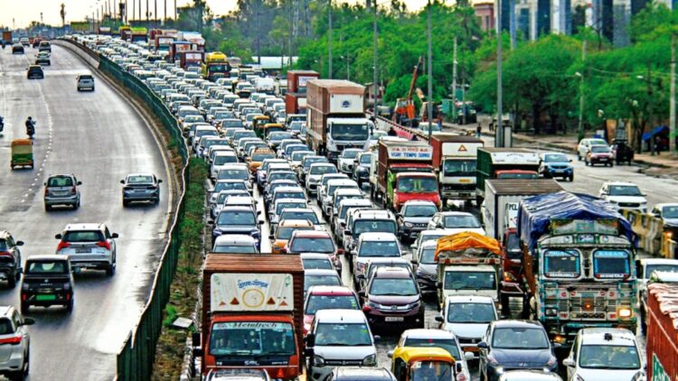 दिल्ली में एंट्री अब पड़ेगी महंगी, इन गाड़ियों का पॉल्यूशन टैक्स बढ़ा; देखें नई रेट लिस्ट