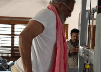 76 साल के नाना पाटेकर ट्राइसेप डिप्स करते दिखे:जिम में गमछे में दिखे एक्टर, शिल्पा शेट्टी ने की फिटनेस की तारीफ