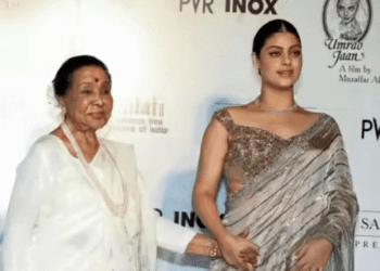 आशा भोसले को लेकर पोती जनाई का इमोशनल पोस्ट:लोगों ने दादी को अंतिम संस्कार में मिले सम्मान और प्यार पर जताया आभार