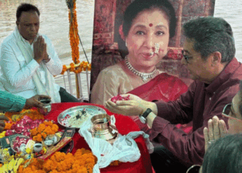 Asha Bhosle Ashes Immersed in Ganga Kashi