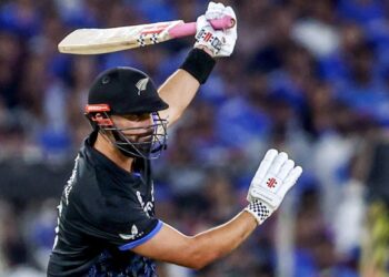 PSL 2026 में बड़ा बवाल, Daryl Mitchell ने Usman Tariq के एक्शन पर उठाए सवाल, खेलने से किया इनकार