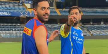एमएस धोनी से मिलने पहुंचे दीपक चाहर, CSK के दिग्गज बोले- साथ में कैमरे लेके आया भगाओ इसको