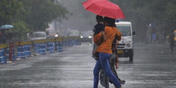 दिल्ली, हरियाणा और UP में भीषण गर्मी से राहत! सुबह-सुबह तेज आंधी के साथ बरसे मेघा, पढ़ें अपने इलाके के मौसम का अपडेट