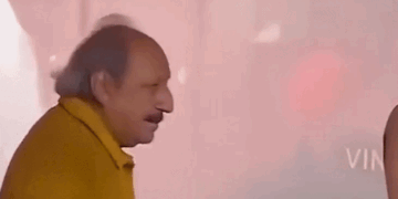 इवेंट में इग्नोर होने पर आया सीनियर एक्टर का रिएक्शन:कहा- ऐसा कुछ नहीं हुआ, मुझे वहां से जल्दी निकलना था; वीडियो में मंच के पीछे से उतरते दिखे थे