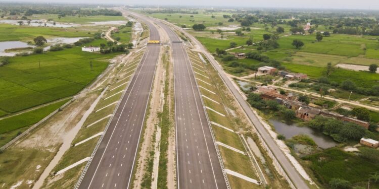 Ganga Expressway पर किस दिन से दौड़ेंगी गाड़ियां? 6 घंटे में पूरा होगा 594 KM का सफर, अच्छे से समझ लीजिए पूरा रूट