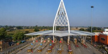 गंगा एक्सप्रेसवे पर FASTag Annual Pass चलेगा या नहीं, जानें किन गाड़ियों को कितना देना होगा टोल टैक्स