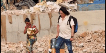 Rahul Roy Mumbai Street Heavy Suitcase Viral Video