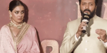 ट्रेलर लॉन्च के दौरान रितेश देशमुख भावुक हुए:पिता की याद से छलका दर्द, पति को इमोशनल देख जेनेलिया की भी आंखें भर आईं