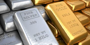 Gold Silver Price: 4200 रुपये टूटी चांदी, सोने की कीमत में भी आई गिरावट; जानें आज 24K गोल्ड का क्या है भाव?