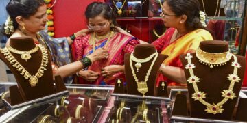 चांदी ₹11,800 हो गई महंगी, सोना भी ₹3000 प्रति 10 ग्राम तेज, जानें आज का ताजा भाव