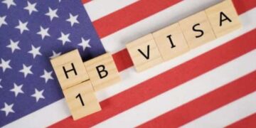 अटक सकता है अमेरिका जाने का सपना! H-1B वीजा को लेकर ट्रंप सरकार उठा सकती है ये बड़ा कदम, लाखों भारतीयों की बढ़ी चिंता