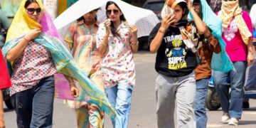 अगले 3 दिन गर्मी ढाएगी ‘भयंकर’ सितम! मौसम विभाग ने जारी किया अलर्ट; 5 अहम उपाय भी बताए