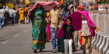 हो जाएं सावधान! बरसने वाली है आग, 45 डिग्री तक पहुंचेगा पारा, अगले 5 दिन तक कई राज्यों के लिए जारी हुआ लू का अलर्ट