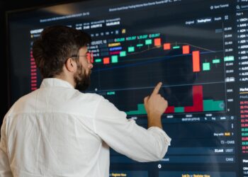 विदेशी निवेशकों की ताबड़तोड़ बिकवाली! अप्रैल में ही $1000000000 से ज्यादा निकाले, भारतीय डेट मार्केट पर मंडराया बड़ा खतरा