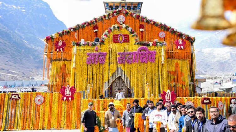विधि-विधान और वैदिक मंत्रोच्चार के साथ थोड़ी देर में खुलेंगे केदारनाथ धाम के कपाट, वीडियो और रील बनाने पर रोक