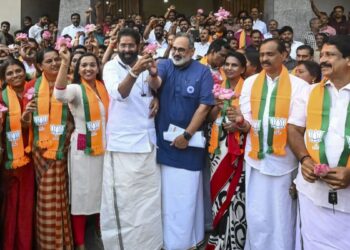 केरल एग्जिट पोल: कड़े मुकाबले में BJP ‘किंगमेकर’ की भूमिका में, UDF और LDF के बीच कांटे की टक्कर