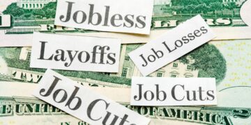 आईटी सेक्टर में हड़कंप! 3 महीने में 73 हजार से ज्यादा नौकरियां गईं, अब Snap और Meta में भी छंटनी की तैयारी