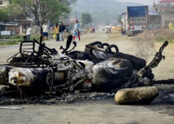 मणिपुर के उखरुल में गोलीबारी, 3 की मौत, 5 घायल, कई घर जलाए गए