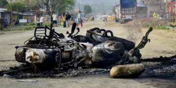 मणिपुर के उखरुल में गोलीबारी, 3 की मौत, 5 घायल, कई घर जलाए गए