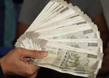 अपने ही खाते में जमा पैसे नहीं निकाल पाएंगे इस बैंक के ग्राहक, RBI ने रद्द किया लाइसेंस- जानें पूरा मामला