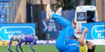 'चंपक' Robot के साथ मस्ती करते नजर आए एमएस धोनी, मैदान पर दोनों ने की एक्सरसाइज- Video