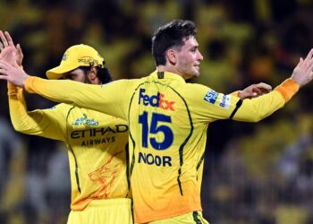 मैदान से बाहर रहकर भी MS Dhoni का कमाल, एक सलाह ने Noor Ahmad को बनाया Game Changer
