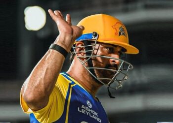 CSK vs MI: धोनी की वापसी का इंतजार और बढ़ा, Wankhede में फैन्स को फिर मिली निराशा