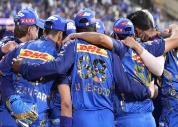 MI vs SRH: सनराइजर्स हैदराबाद के खिलाफ हार मुंबई इंडियंस को कर देगी प्लेऑफ से बाहर,  यहां समझे पूरा समीकरण